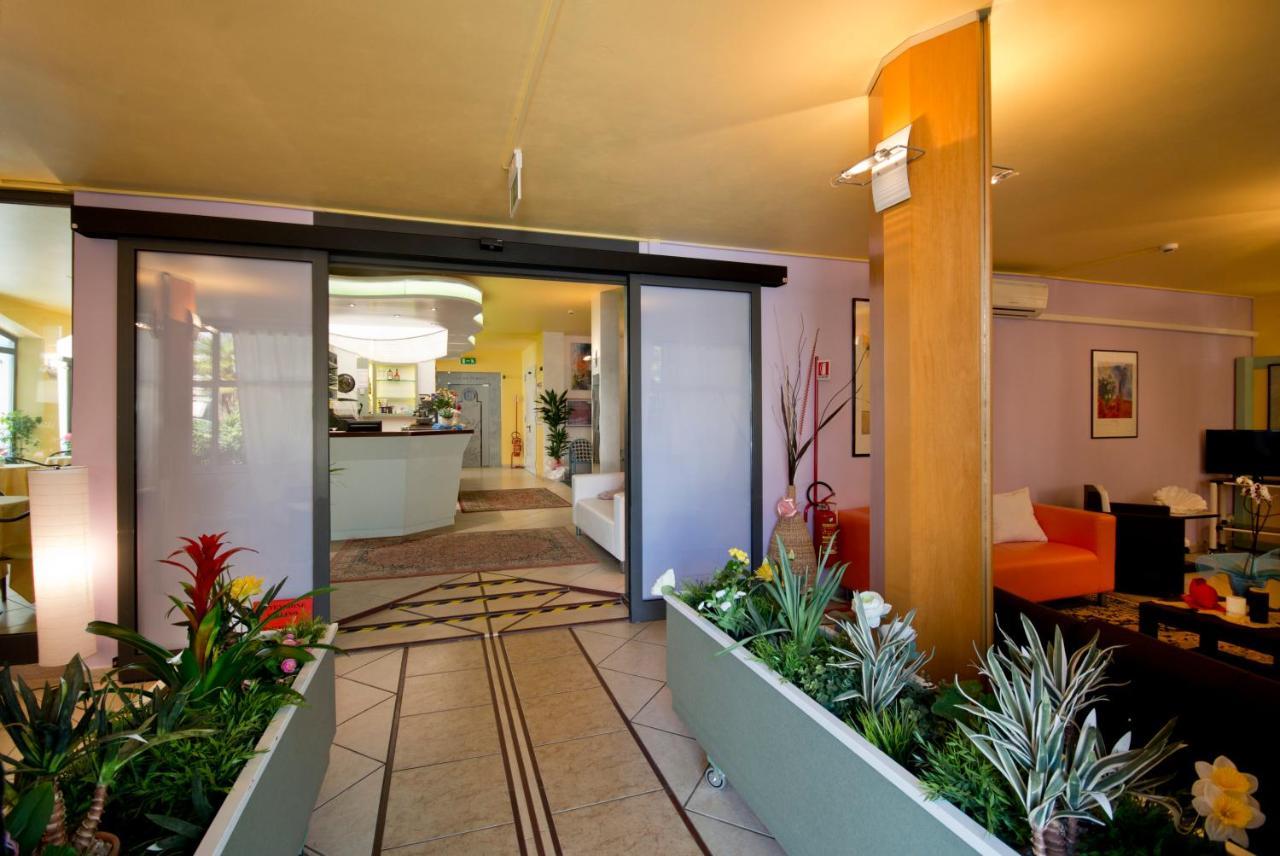Hotel Milano Gatteo a Mare Exterior foto